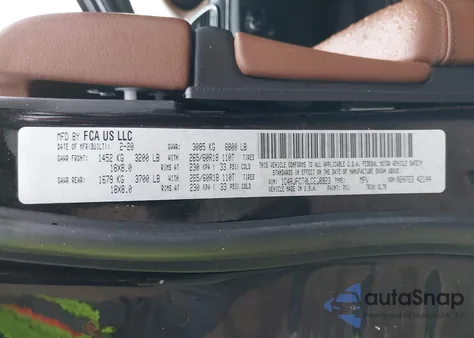 2020 Jeep Grand Cherokee Overland 4X4 z USA, uszkodzony, nr VIN 1C4RJFCT0LC298923